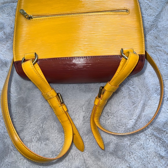 Authentic Louis Vuitton Mabillon Backpack Epi Leather - Picture 4 of 10